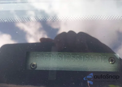 2005 Ford Five Hundred Limited from USA, damaged, VIN 1FAFP25125G199012